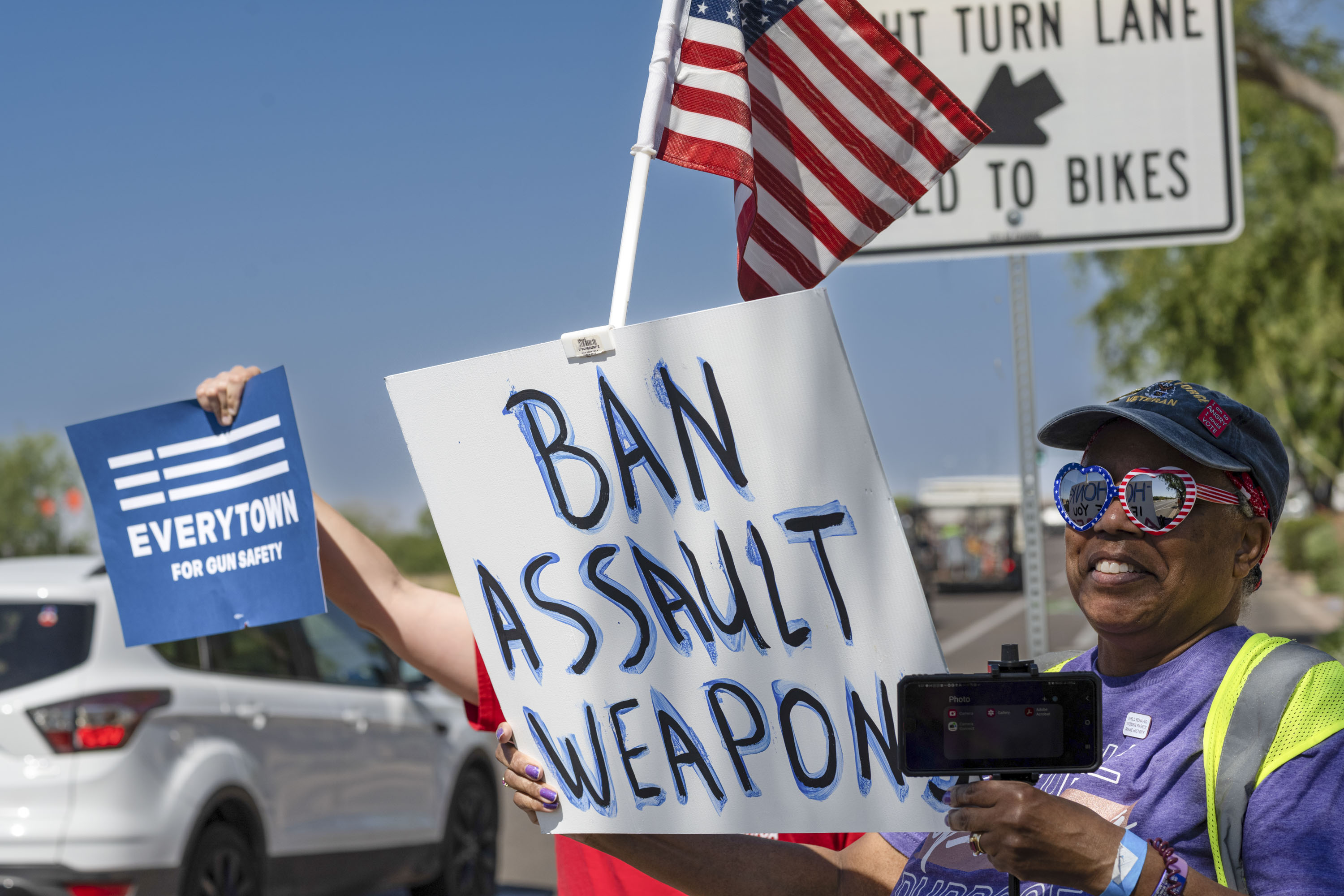 Tell Congress: Ban Assault Weapons! | Everytown for Gun Safety